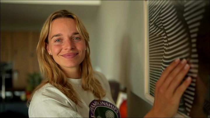 Bez servítky, Tabáková, Romana